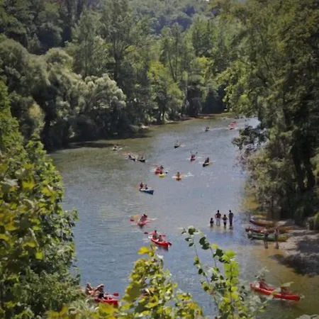 Azabache Cardes מלון 2*