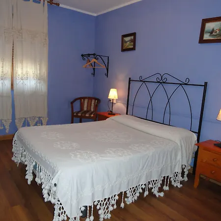 Azabache Cardes מלון 2*