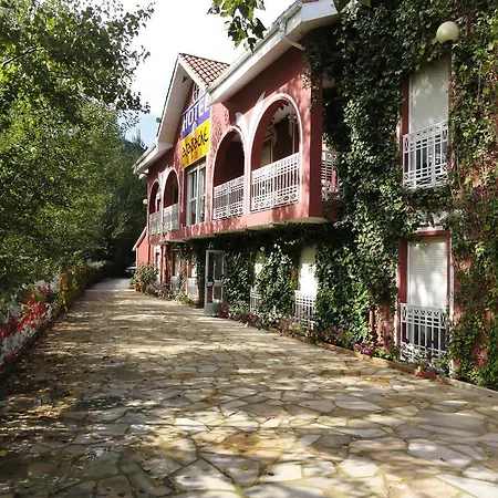 Azabache Cardes Hotel 2*