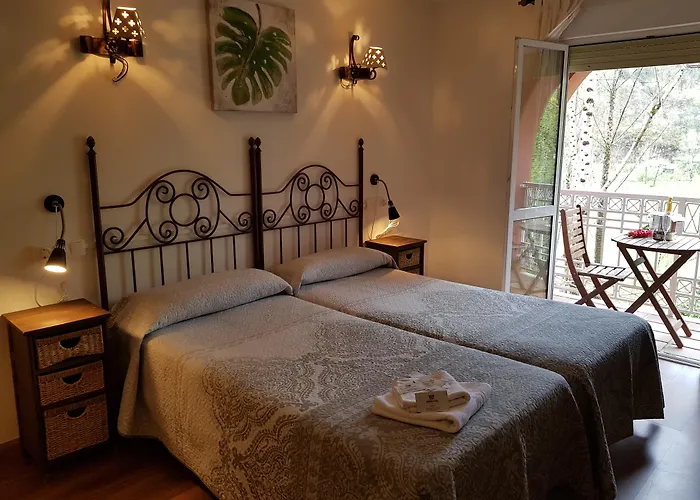 Azabache Cardes Hotel