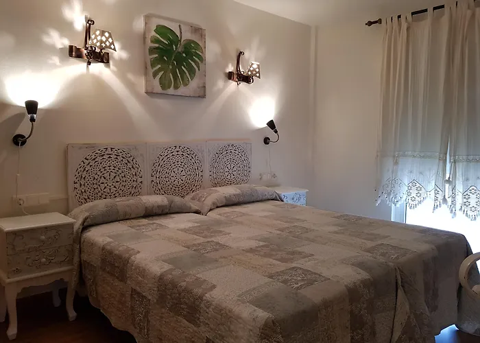 Azabache Cardes 2* Onís