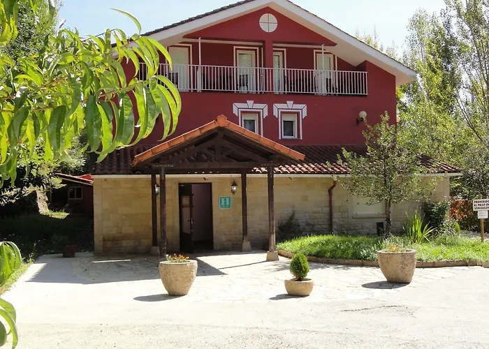 Azabache Cardes 2* Onís