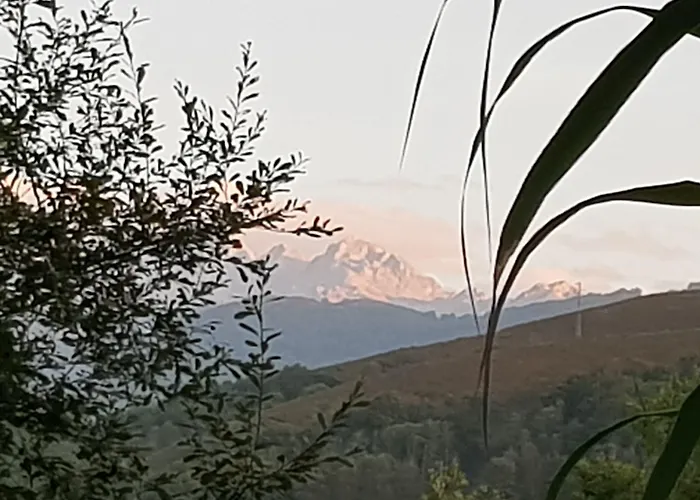 Azabache Cardes Hotel Onís