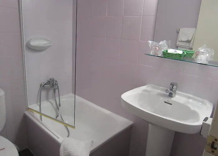 Azabache Cardes Hotel Onís